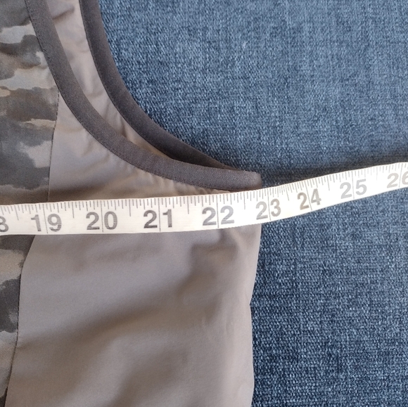 Vineyard Vines Men’s Palmero Lightweight Packable Vest Condor Camo Color Medium - Picture 5 of 6